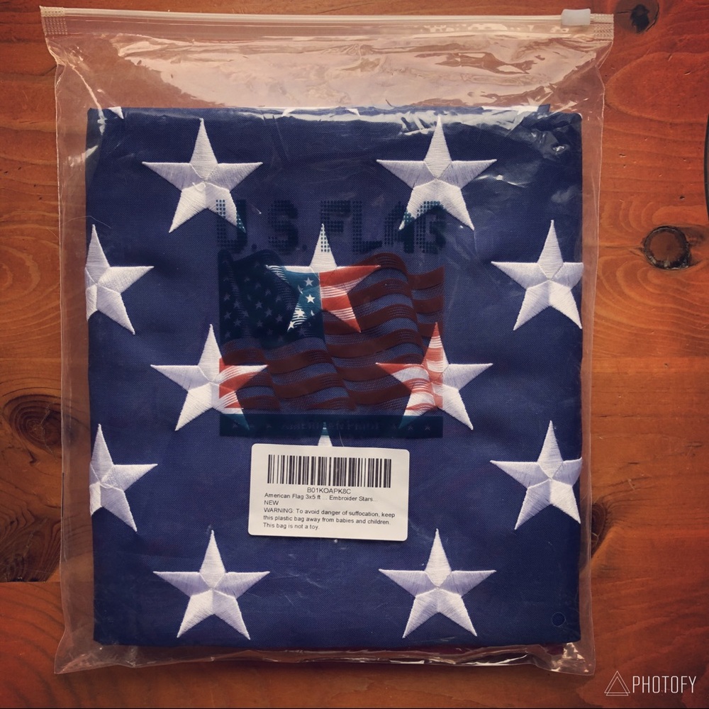 3x5 ft. American Flag 🇱🇷 - Picture 2 of 2